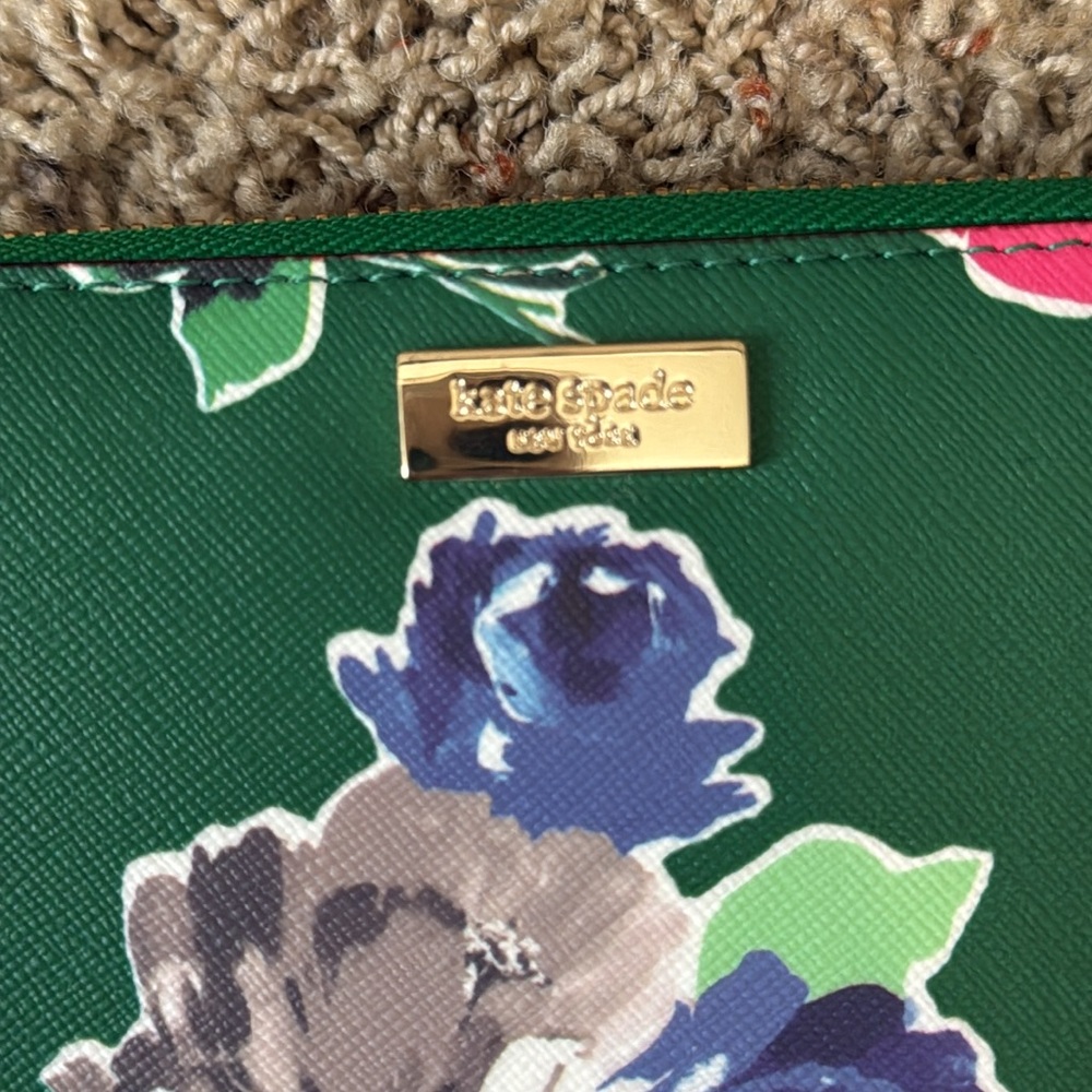 Kate Spade Wallet - Picture 2 of 6